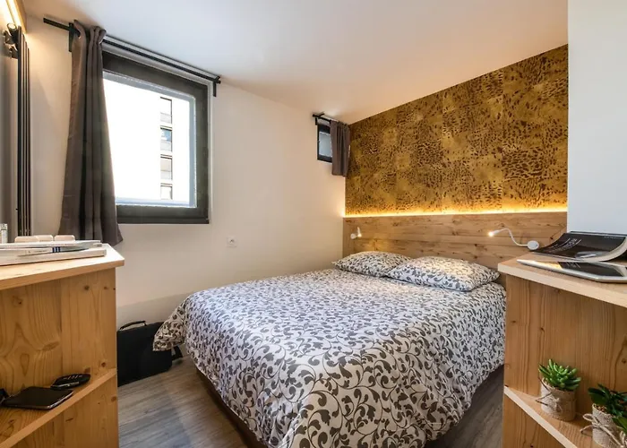 Апартаменты Edelweiss Skiopieds - Centre Station Ле дез Альп